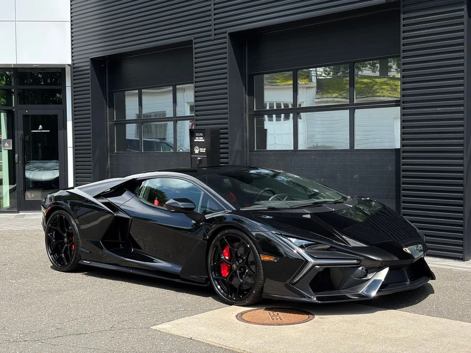 2026 Lamborghini Revuelto - Image 23 of 23