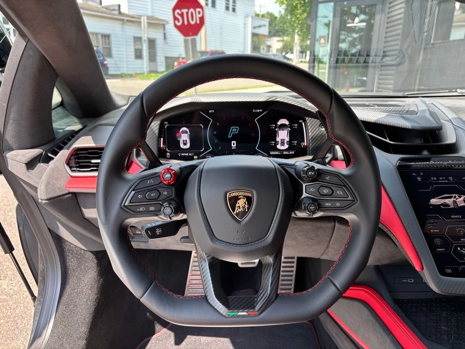 2026 Lamborghini Revuelto - Image 15 of 23