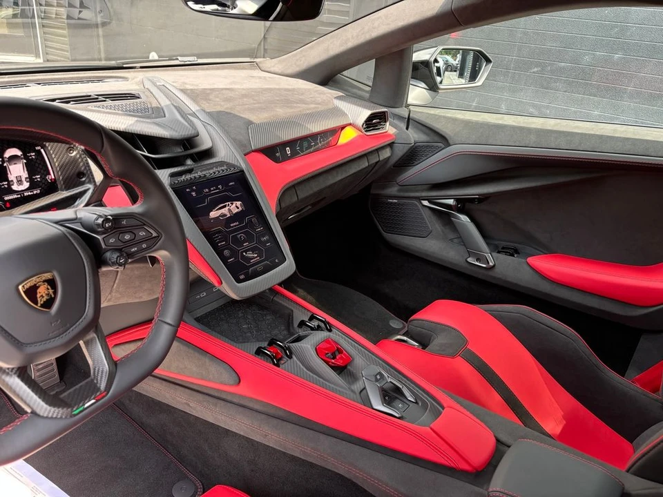 2026 Lamborghini Revuelto - Image 13 of 23
