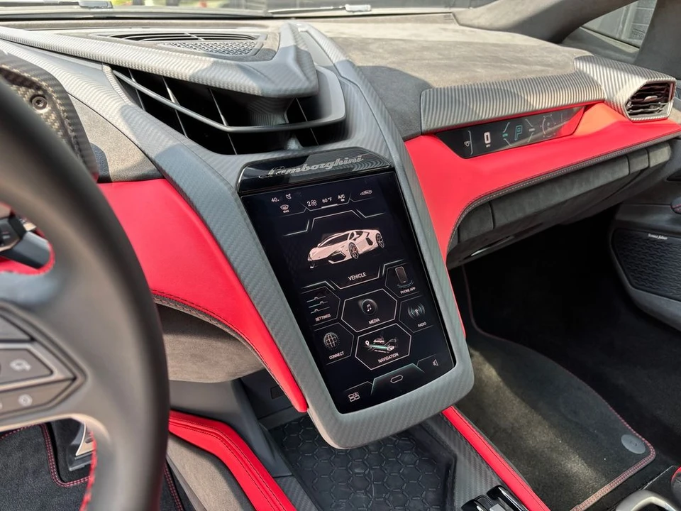 2026 Lamborghini Revuelto - Image 17 of 23