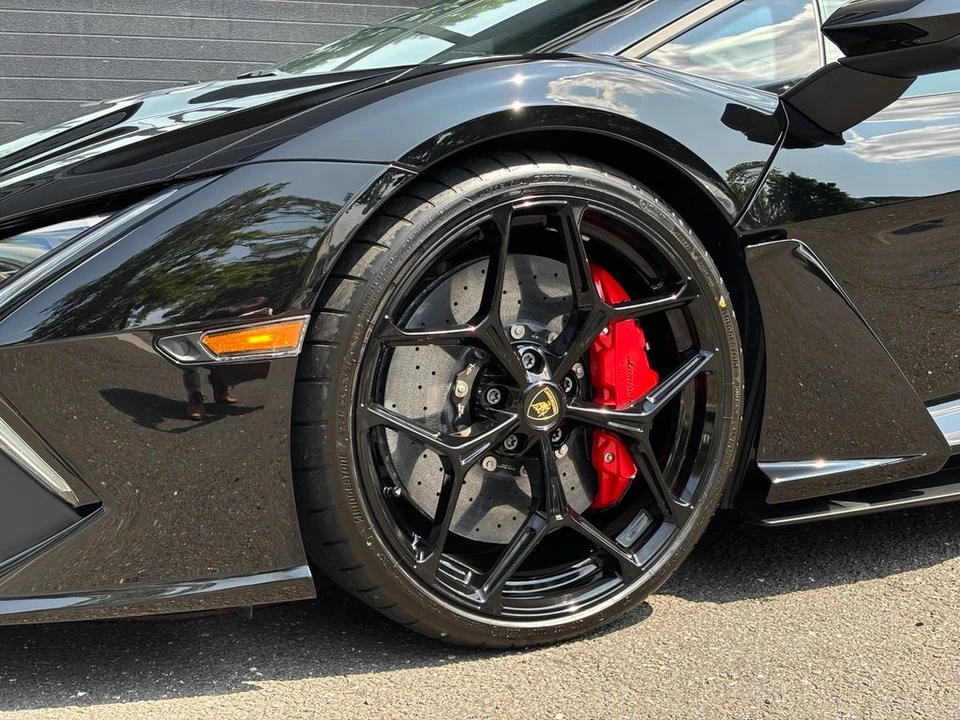 2026 Lamborghini Revuelto - Image 9 of 23