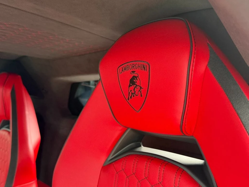 2026 Lamborghini Revuelto - Image 19 of 21