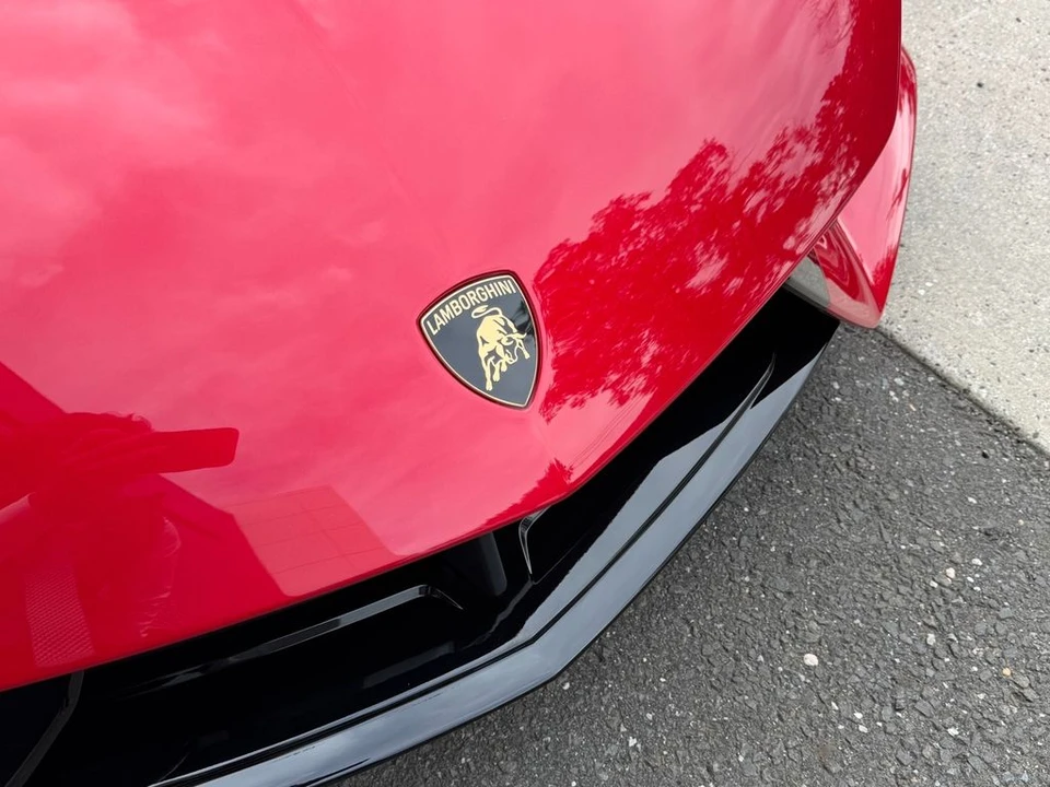 2026 Lamborghini Revuelto - Image 8 of 21