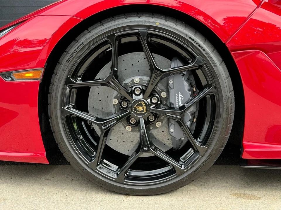 2026 Lamborghini Revuelto - Image 5 of 21