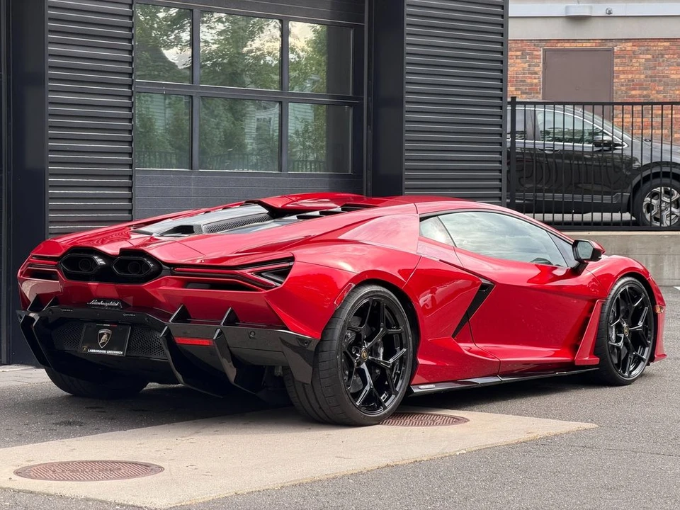 2026 Lamborghini Revuelto - Image 13 of 21