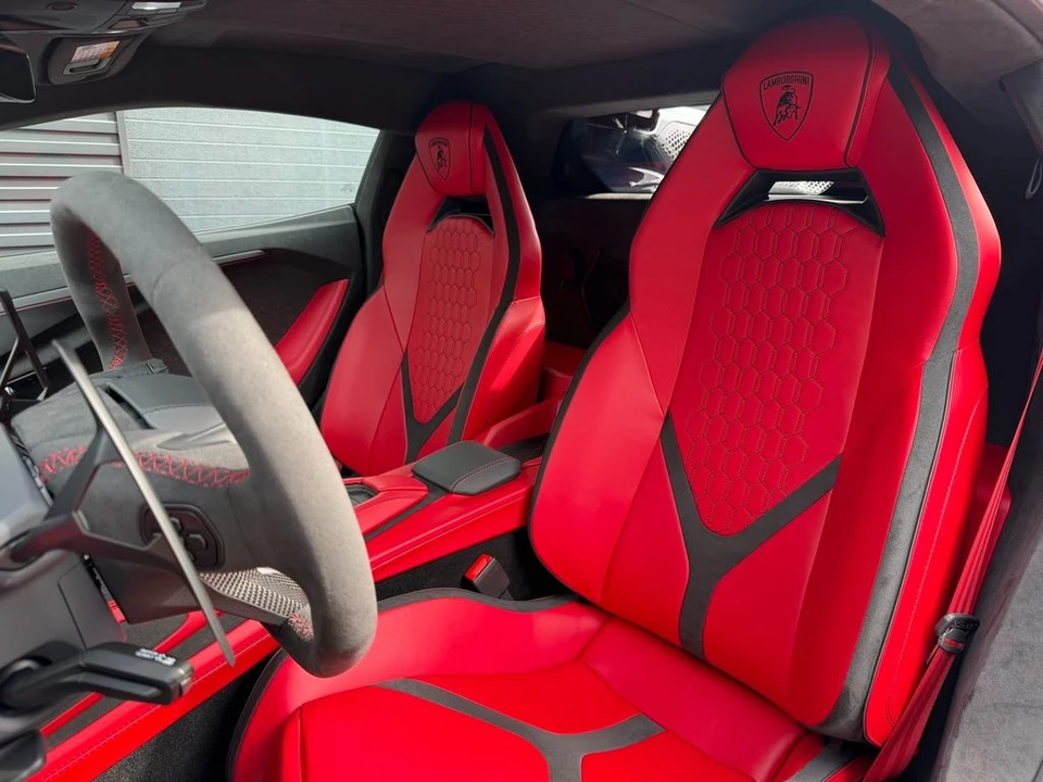 2026 Lamborghini Revuelto - Image 18 of 21