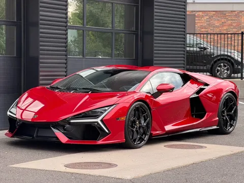 2026 Lamborghini Revuelto