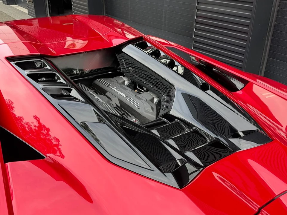 2026 Lamborghini Revuelto - Image 9 of 21