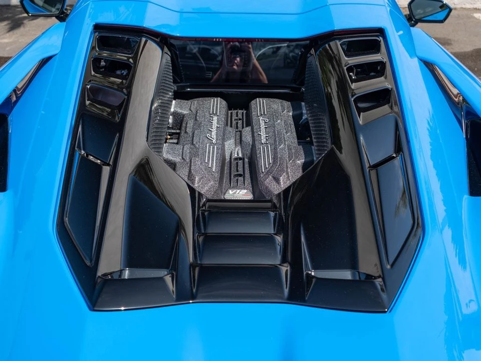 2026 Lamborghini Revuelto - Image 23 of 31