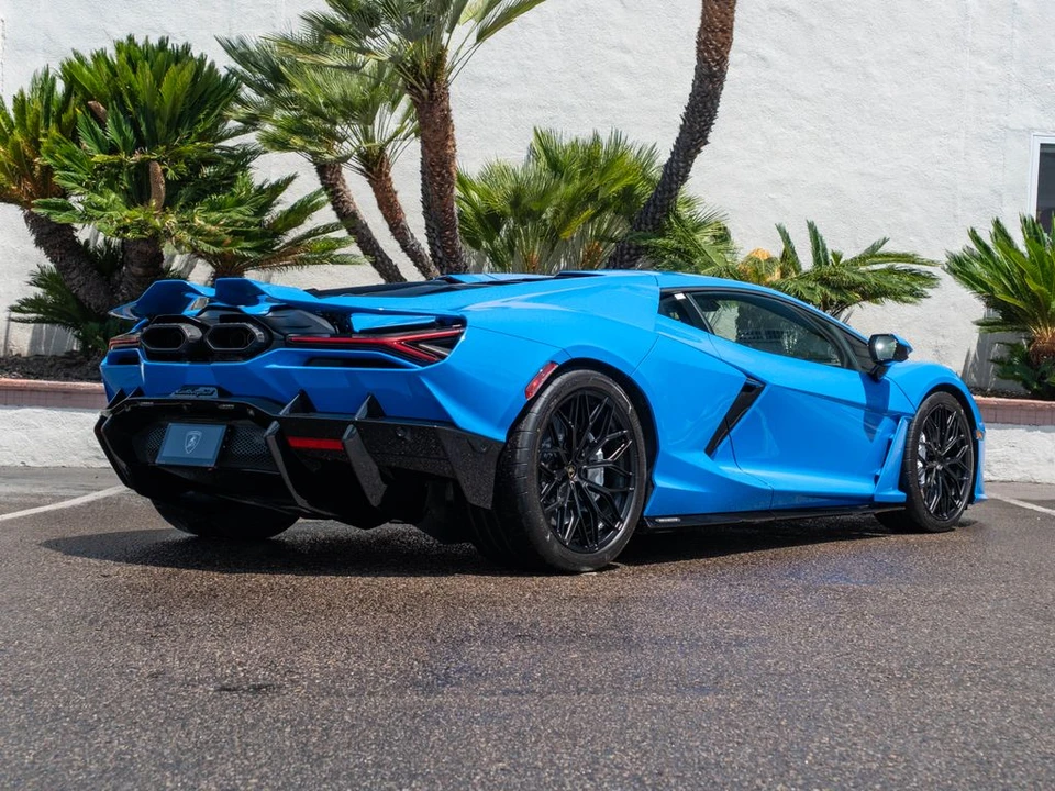 2026 Lamborghini Revuelto - Image 3 of 31