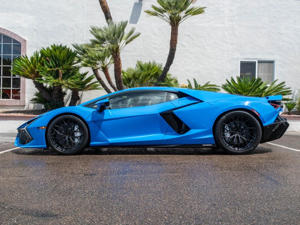 2026 Lamborghini Revuelto - Image 2 of 31