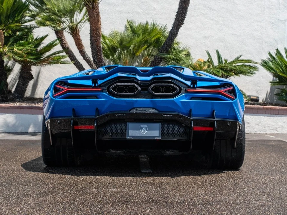 2026 Lamborghini Revuelto - Image 4 of 31
