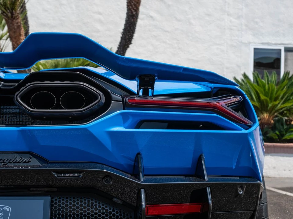 2026 Lamborghini Revuelto - Image 22 of 31