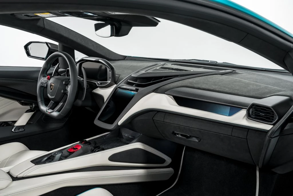 2026 Lamborghini Revuelto - Image 31 of 31