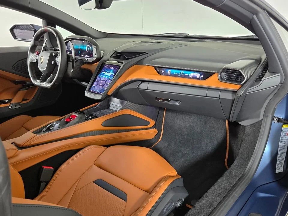 2026 Lamborghini Temerario - Image 16 of 24