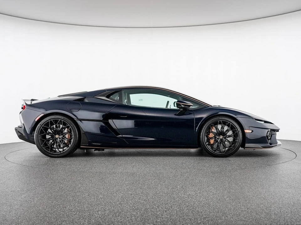 2026 Lamborghini Temerario - Image 7 of 31