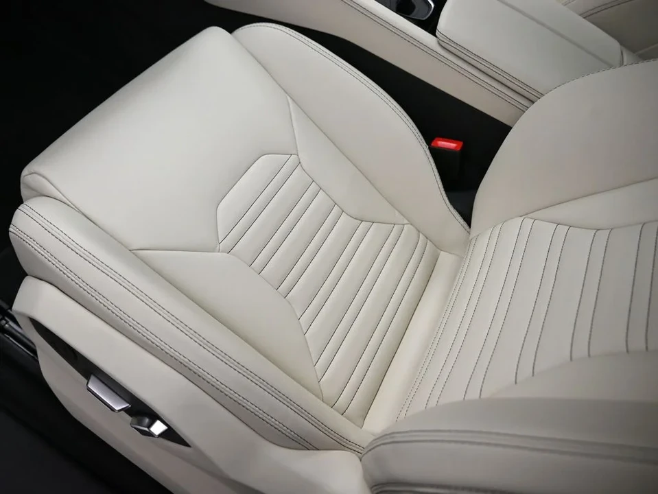 2026 Lamborghini Urus SE - Image 20 of 31