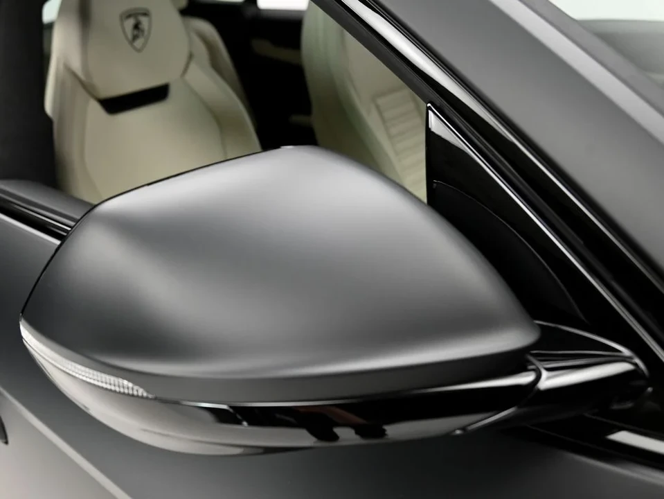 2026 Lamborghini Urus SE - Image 25 of 31