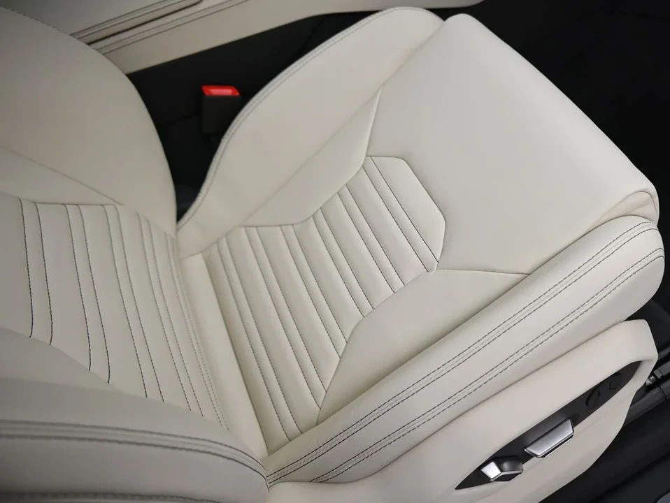 2026 Lamborghini Urus SE - Image 21 of 31