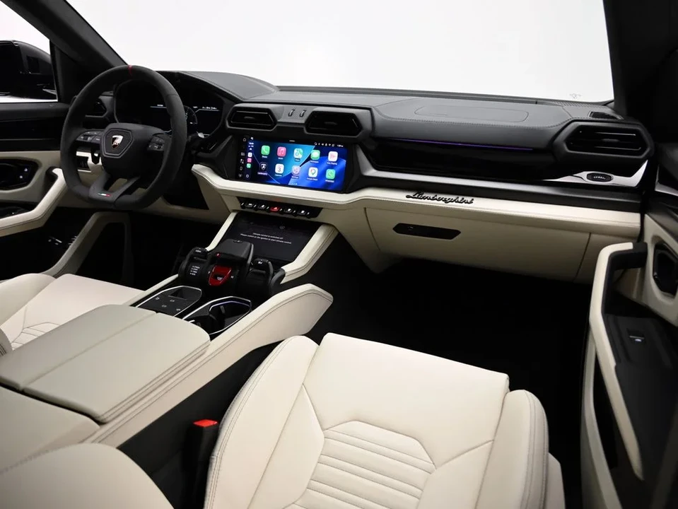 2026 Lamborghini Urus SE - Image 9 of 31