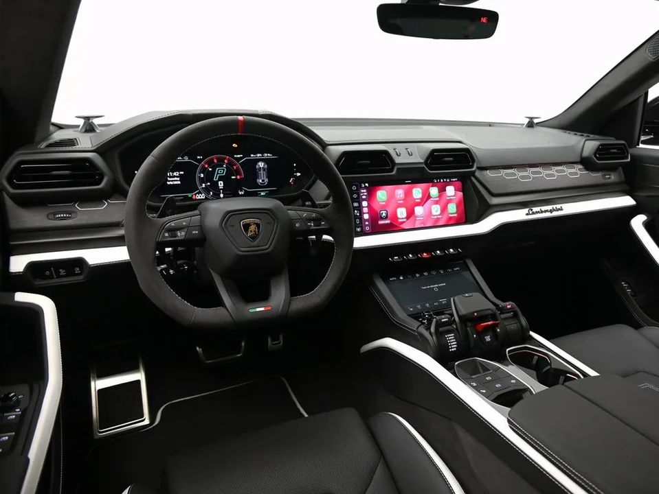 2026 Lamborghini Urus SE - Image 8 of 31