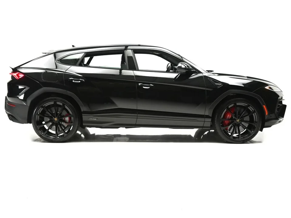 2026 Lamborghini Urus SE - Image 27 of 31