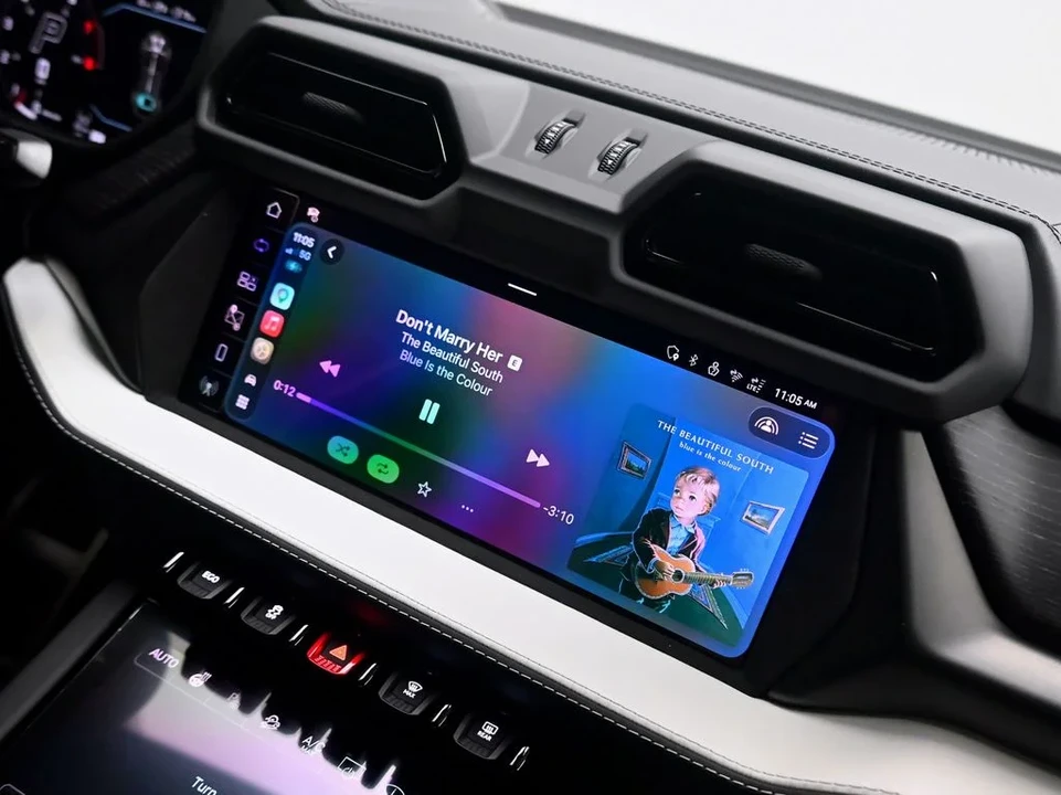 2026 Lamborghini Urus SE - Image 20 of 31