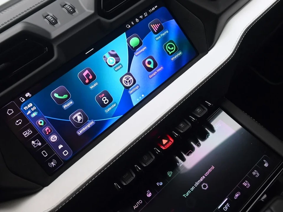 2026 Lamborghini Urus SE - Image 19 of 31