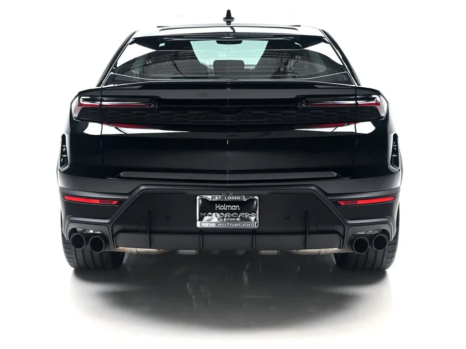 2026 Lamborghini Urus SE - Image 5 of 31