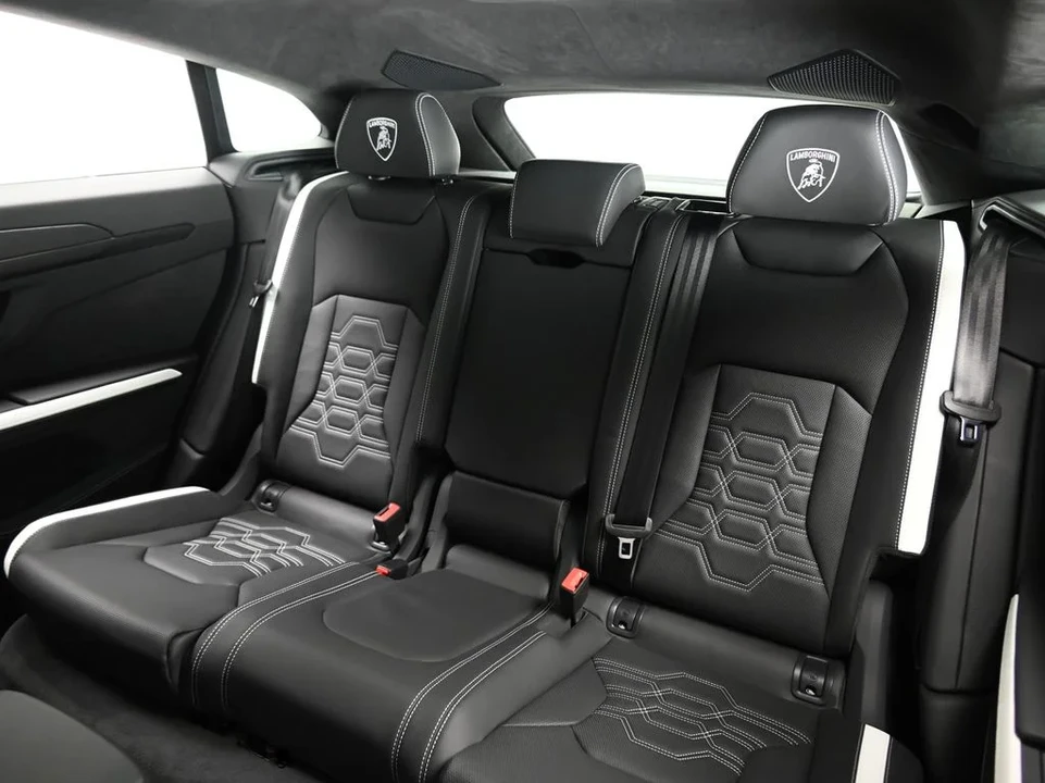 2026 Lamborghini Urus SE - Image 12 of 31