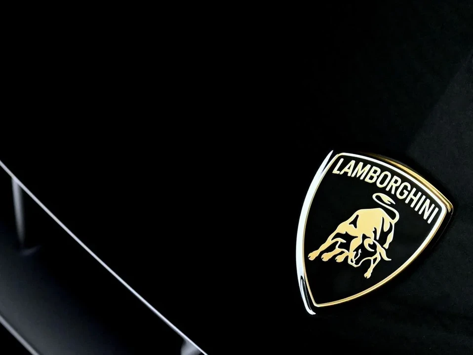 2026 Lamborghini Urus SE - Image 31 of 31