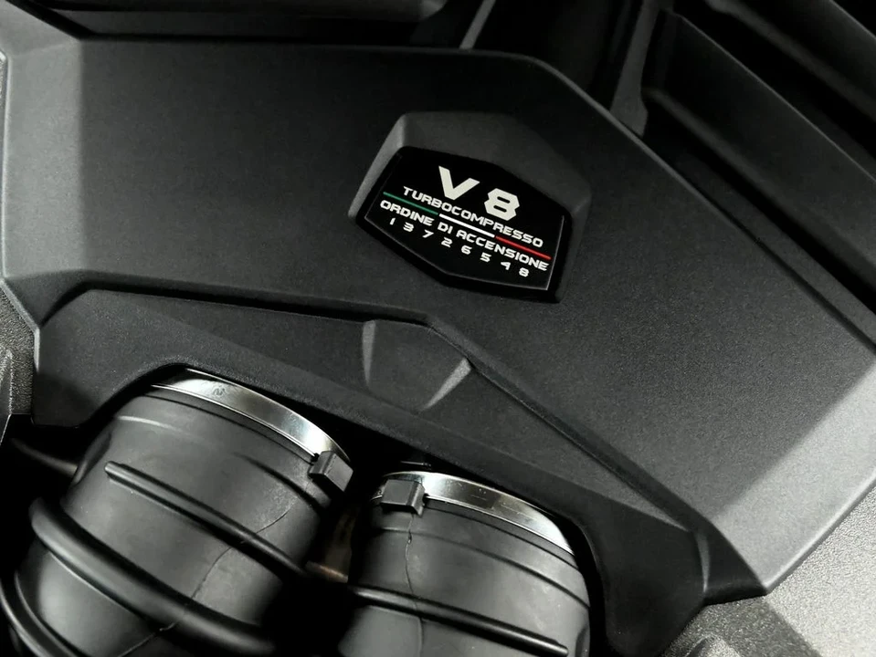 2026 Lamborghini Urus SE - Image 30 of 31