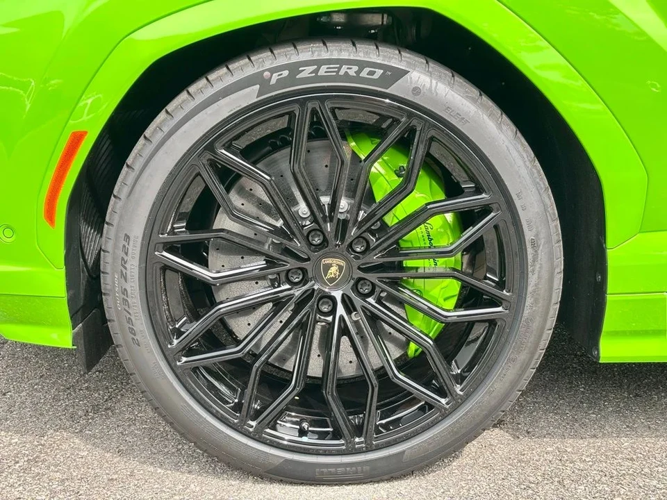 2026 Lamborghini Urus SE - Image 12 of 14