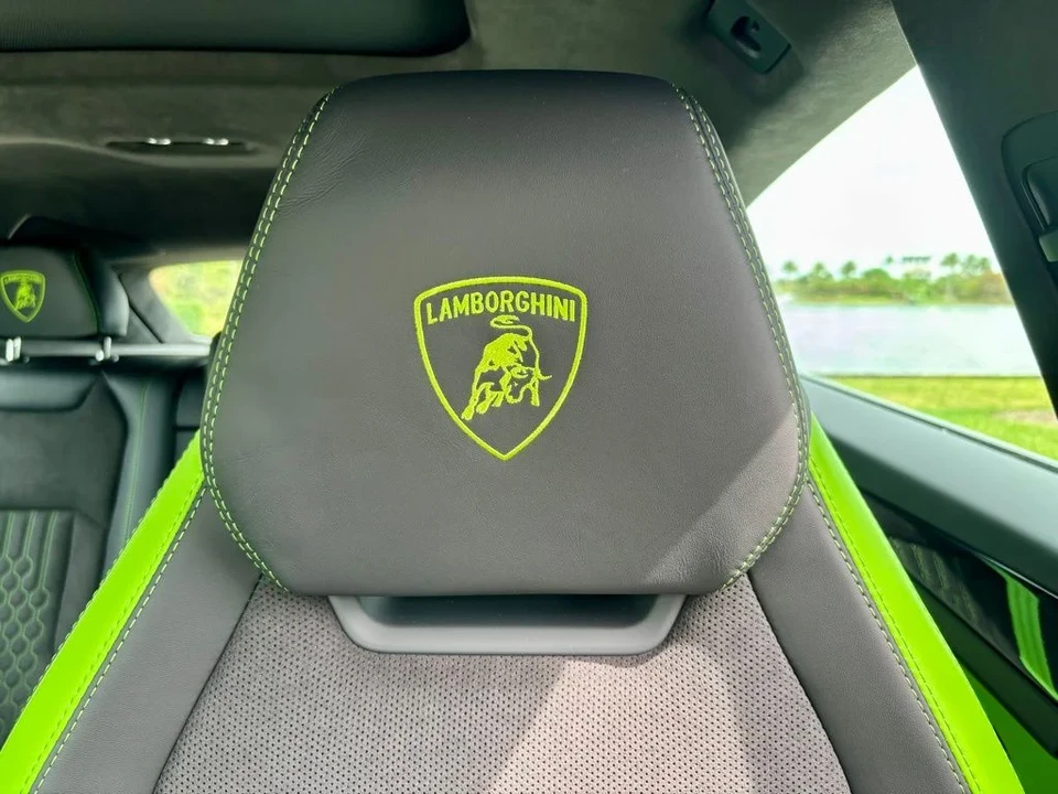2026 Lamborghini Urus SE - Image 13 of 14