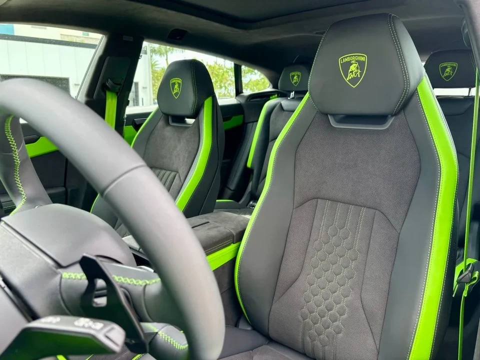 2026 Lamborghini Urus SE - Image 7 of 14