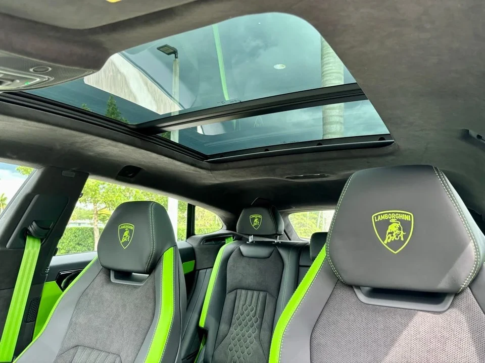 2026 Lamborghini Urus SE - Image 10 of 14