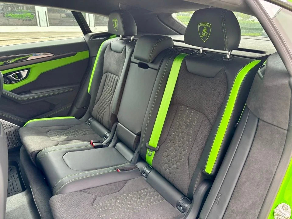 2026 Lamborghini Urus SE - Image 9 of 14