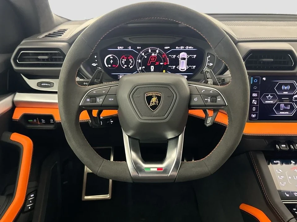 2026 Lamborghini Urus SE - Image 11 of 31