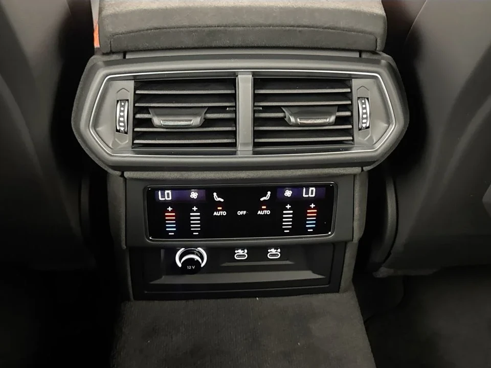 2026 Lamborghini Urus SE - Image 27 of 31