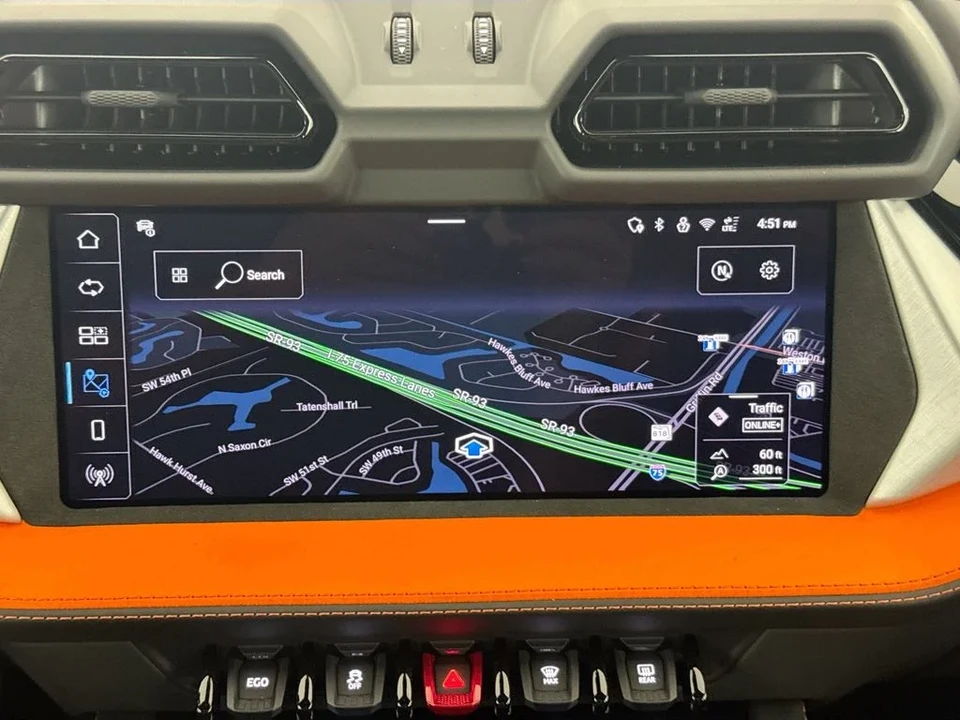 2026 Lamborghini Urus SE - Image 13 of 31