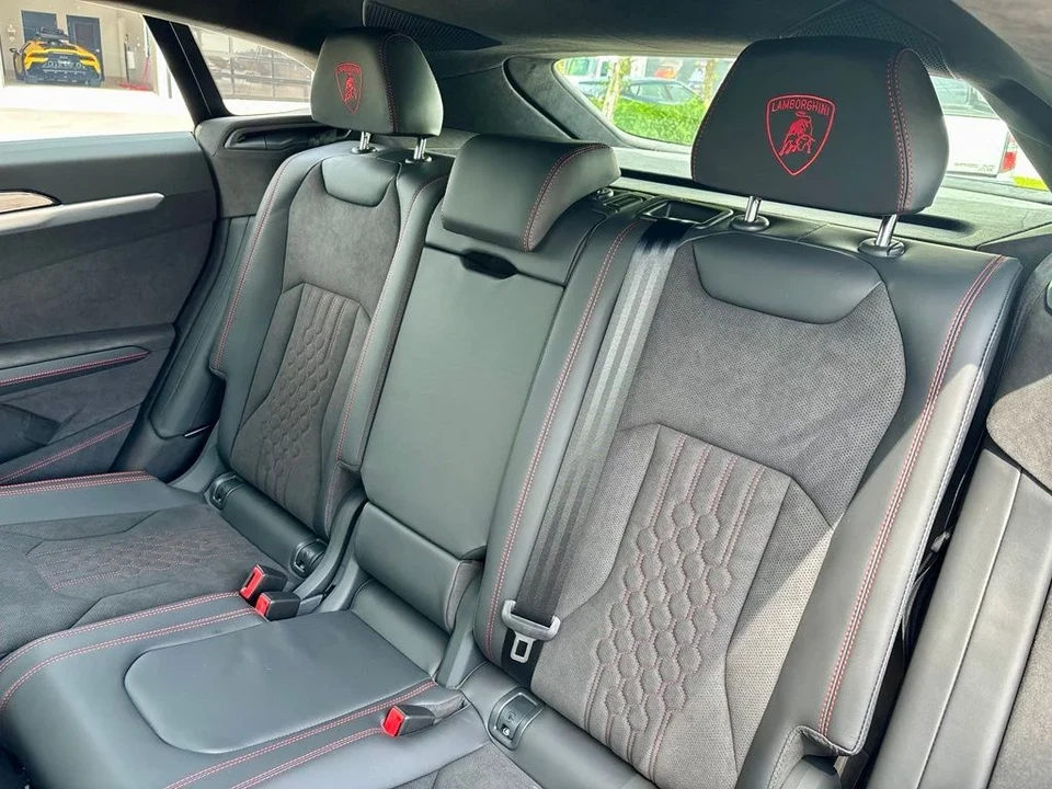 2026 Lamborghini Urus SE - Image 17 of 30