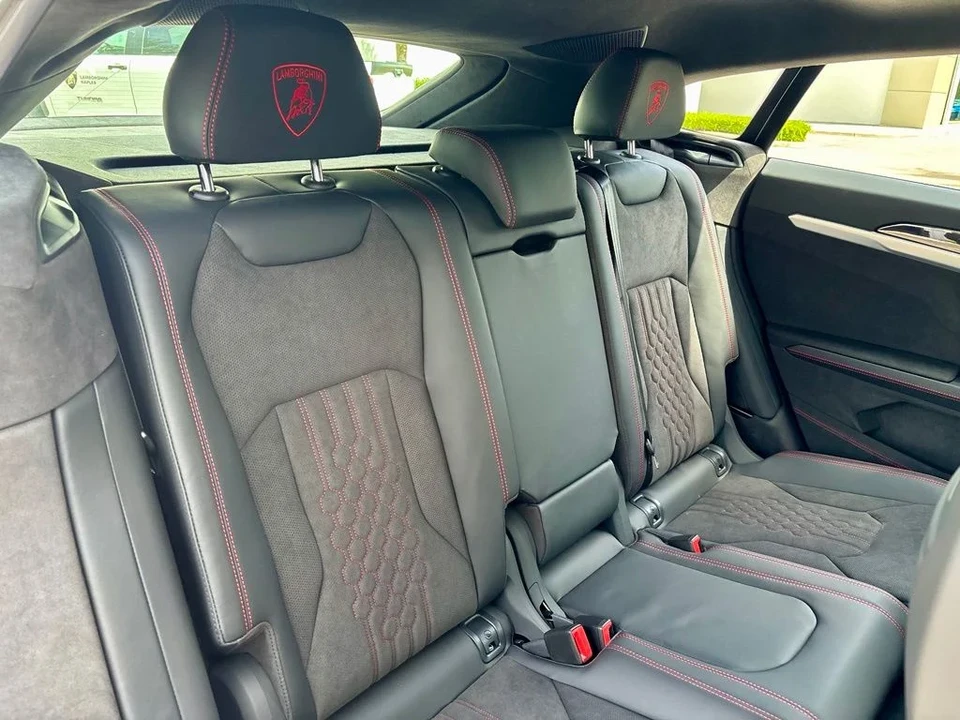 2026 Lamborghini Urus SE - Image 24 of 30
