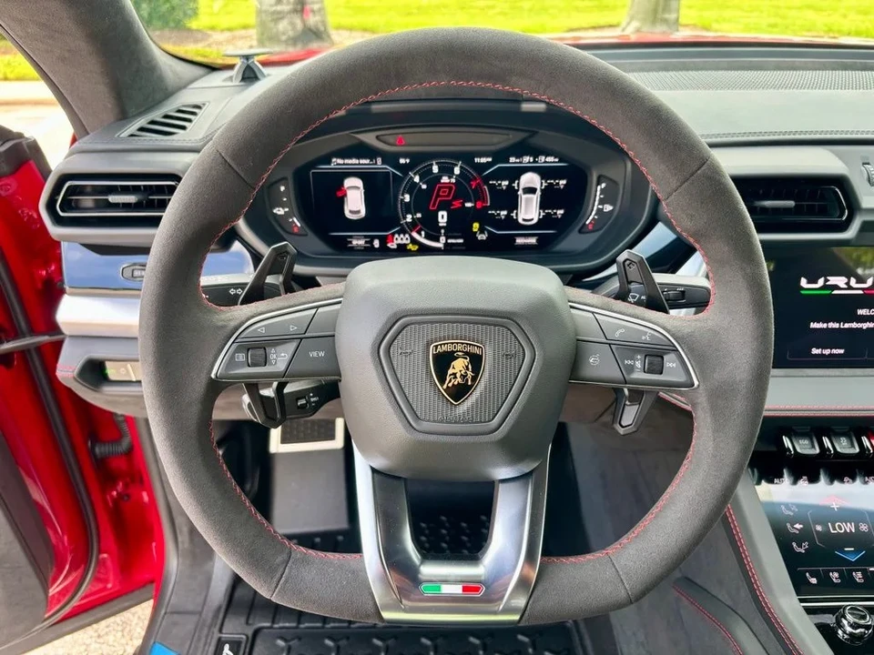 2026 Lamborghini Urus SE - Image 8 of 30