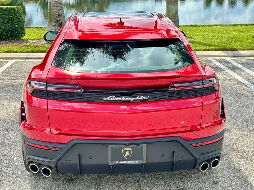 2026 Lamborghini Urus SE - Image 6 of 30