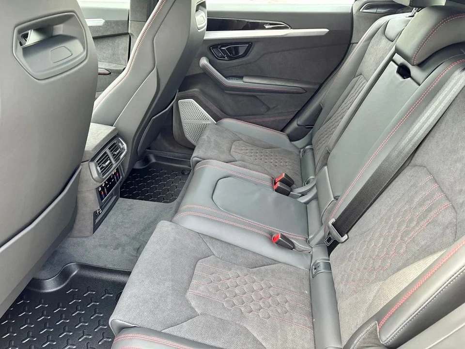 2026 Lamborghini Urus SE - Image 16 of 30