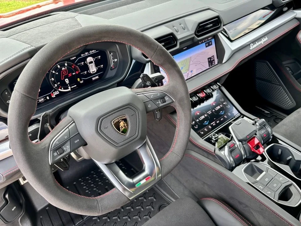 2026 Lamborghini Urus SE - Image 9 of 30