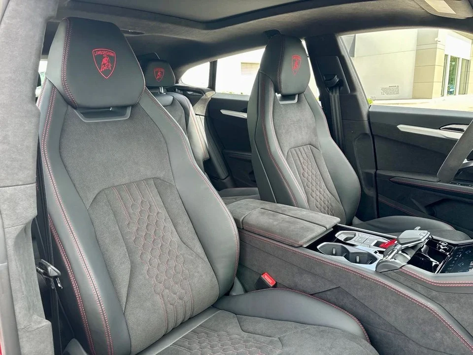 2026 Lamborghini Urus SE - Image 21 of 30