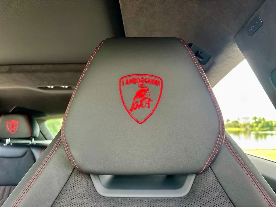 2026 Lamborghini Urus SE - Image 27 of 30