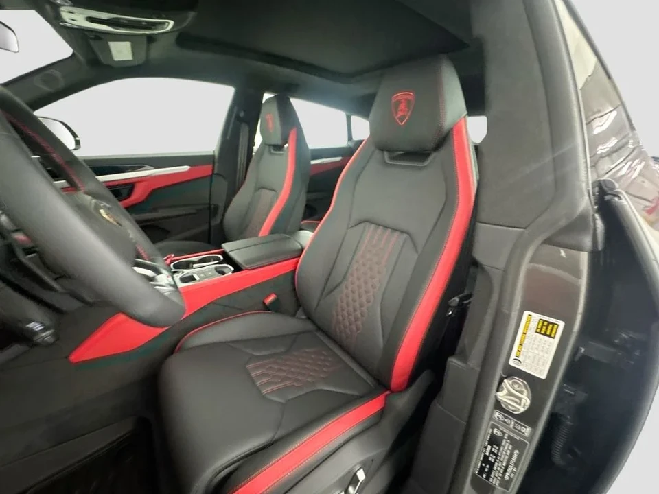2026 Lamborghini Urus SE - Image 22 of 31