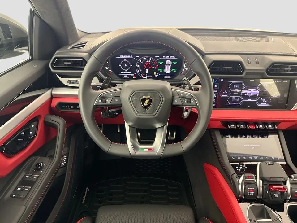 2026 Lamborghini Urus SE - Image 24 of 31